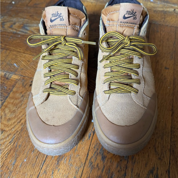 Nike - Picture 2 of 6